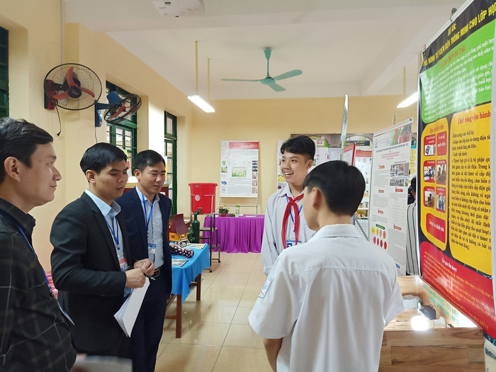 Kết thúc cuộc thi, Ban tổ chức đã trao 38 giải nhất, nhì, ba, tư cho các dự án tham gia. (Ảnh: Bùi Phúc)