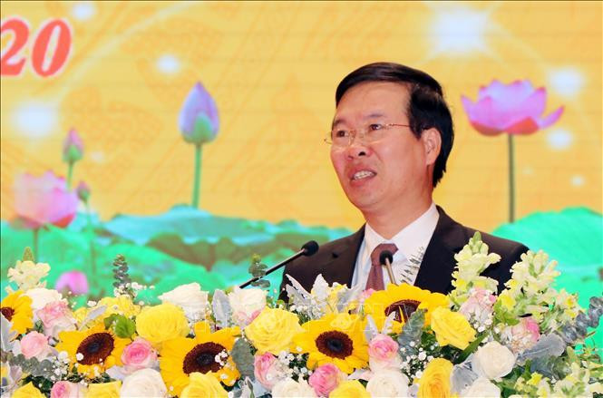 Ủy viên Bộ Chính trị, Bí thư Trung ương Đảng, Trưởng Ban Tuyên giáo Trung ương Võ Văn Thưởng phát biểu tại Hội nghị. Ủy viên Bộ Chính trị, Bí thư Trung ương Đảng, Trưởng Ban Tuyên giáo Trung ương Võ Văn Thưởng phát biểu tại Hội nghị.