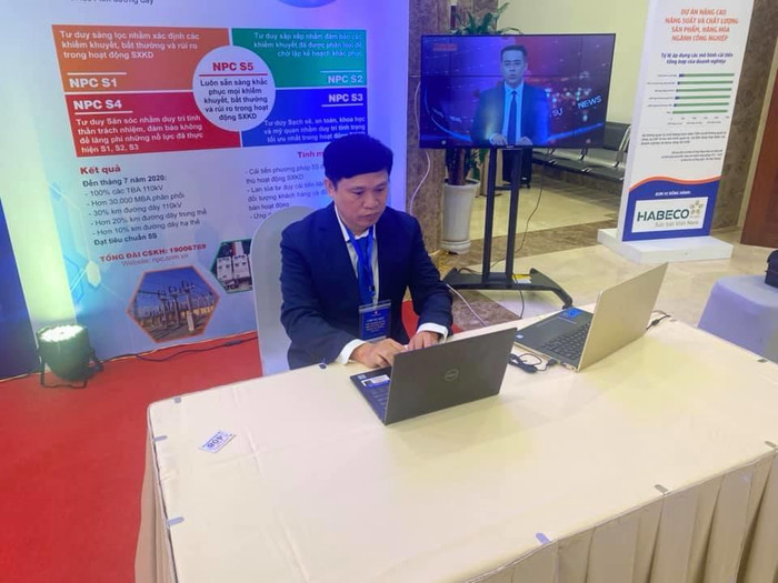 Tại vòng chung kết, nhóm cải tiến năng suất chất lượng của EVNNPC đã lội ngược dòng từ vị trí số 6 trong vòng sơ khảo để vươn lên thứ hai và giành vị trí á quân của cuộc thi. Ông Nguyễn Văn Tin – Trưởng Ban Truyền thông và là một thành viên của nhóm cho biết, kể từ lúc tham gia cuộc thi, các thành viên trong nhóm đã rất nỗ lực để hoàn thiện hồ sơ và tập dượt. Bên cạnh đó, giải Nhì cuộc thi cũng là kết quả của hơn hai năm tìm tòi và xây dựng một giải pháp tổng thể, hoàn thiện nhằm thay đổi cách nghĩ, cách làm của người lao động trong Tổng công ty về 5S lưới điện. Tại vòng chung kết, nhóm cải tiến năng suất chất lượng của EVNNPC đã lội ngược dòng từ vị trí số 6 trong vòng sơ khảo để vươn lên thứ hai và giành vị trí á quân của cuộc thi. Ông Nguyễn Văn Tin – Trưởng Ban Truyền thông và là một thành viên của nhóm cho biết, kể từ lúc tham gia cuộc thi, các thành viên trong nhóm đã rất nỗ lực để hoàn thiện hồ sơ và tập dượt. Bên cạnh đó, giải Nhì cuộc thi cũng là kết quả của hơn hai năm tìm tòi và xây dựng một giải pháp tổng thể, hoàn thiện nhằm thay đổi cách nghĩ, cách làm của người lao động trong Tổng công ty về 5S lưới điện.