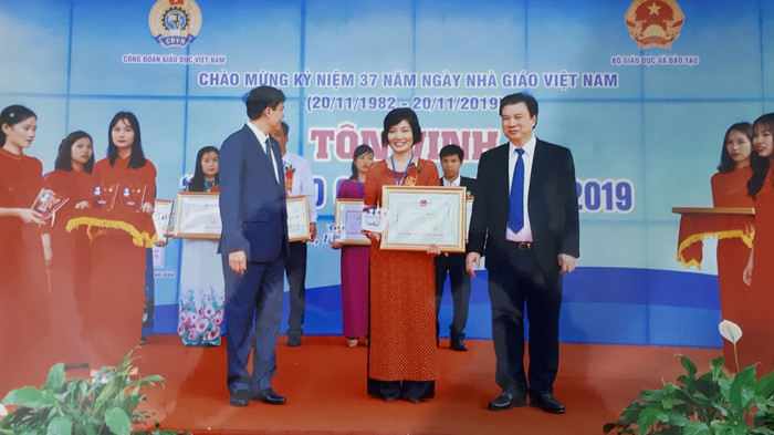 Cô giáo Bùi Thị Liên tại Lễ Tôn vinh &quot;Nhà giáo của năm&quot; 2019. (Ảnh: Nhân vật cung cấp)
