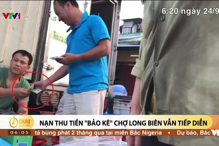Tình trạng "bảo kê" chợ Long Biên đăng tải nhận được sự quan tâm đặc biệt từ dư luận. Ảnh: VTV. Tình trạng "bảo kê" chợ Long Biên đăng tải nhận được sự quan tâm đặc biệt từ dư luận. Ảnh: VTV.