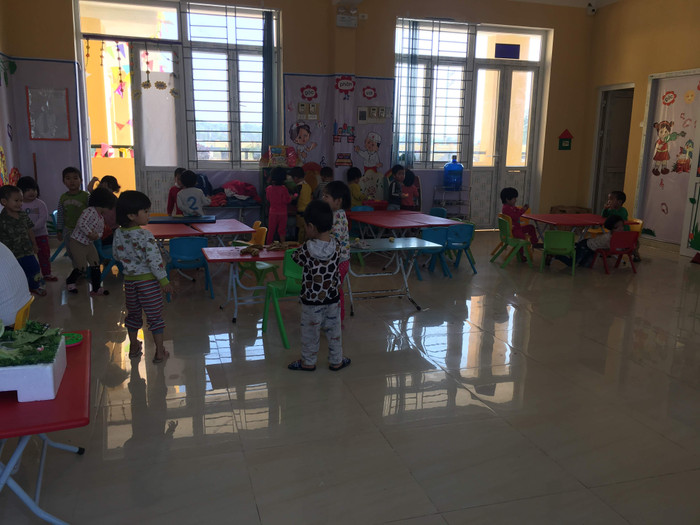 Gần 400 cháu nhỏ đang học tập trong ngôi trường đang thi công, chất lượng công trình không đảm bảo. Ảnh: Vũ Phương. Gần 400 cháu nhỏ đang học tập trong ngôi trường đang thi công, chất lượng công trình không đảm bảo. Ảnh: Vũ Phương.