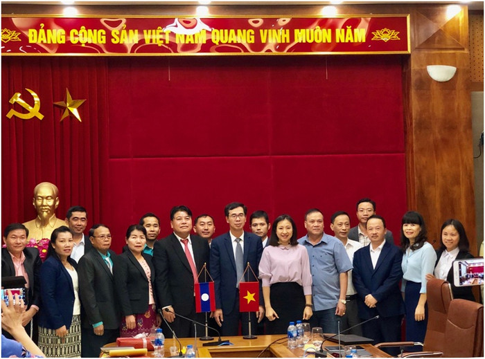 Lãnh đạo Bảo hiểm xã hội Việt Nam chụp ảnh lưu niệm với đoàn Quỹ An sinh xã hội Lào. Lãnh đạo Bảo hiểm xã hội Việt Nam chụp ảnh lưu niệm với đoàn Quỹ An sinh xã hội Lào.
