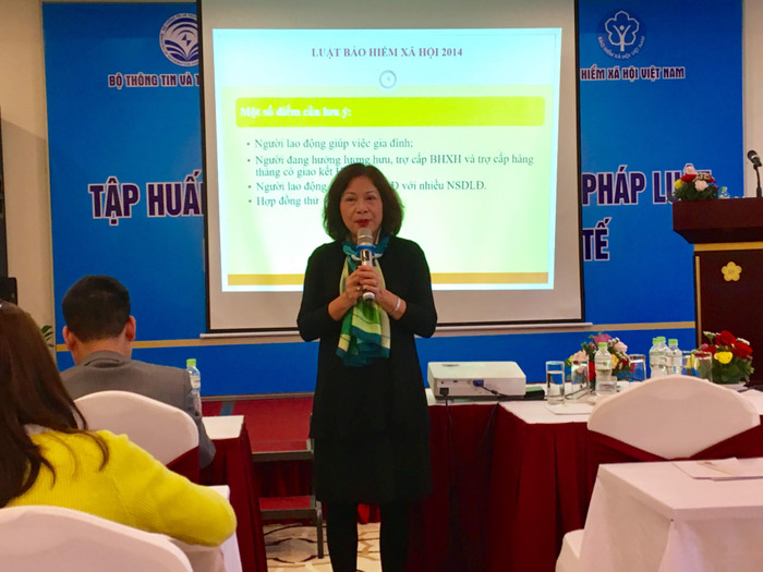 Đại diện Bảo hiểm xã hội Việt Nam đã phổ biến tới các cơ quan báo chí, cán bộ thông tin truyền thông các những chính sách, pháp luật bảo hiểm xã hội, bảo hiểm y tế mới. Ảnh: Vũ Phương.