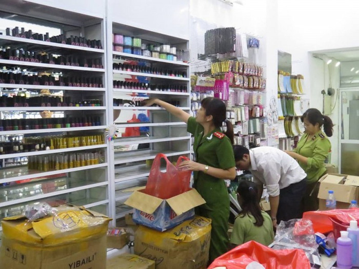 Bắt giữ cơ trưởng Vietnam Airlines buôn lậu ảnh 2 Bắt giữ cơ trưởng Vietnam Airlines buôn lậu ảnh 2