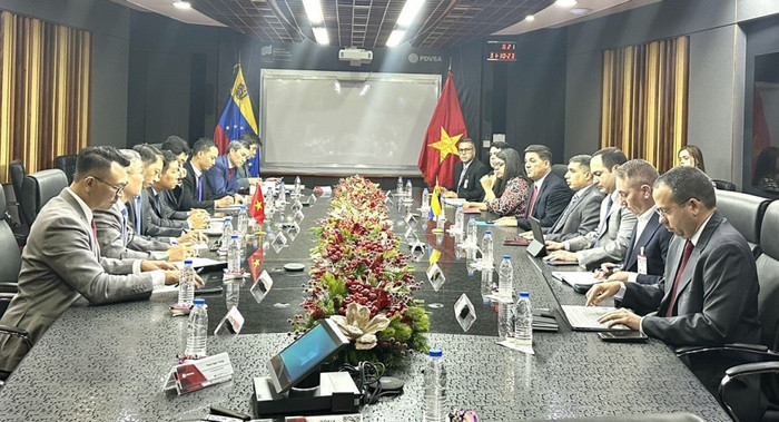 Đoàn công tác làm việc với phía Venezuela. Đoàn công tác làm việc với phía Venezuela.
