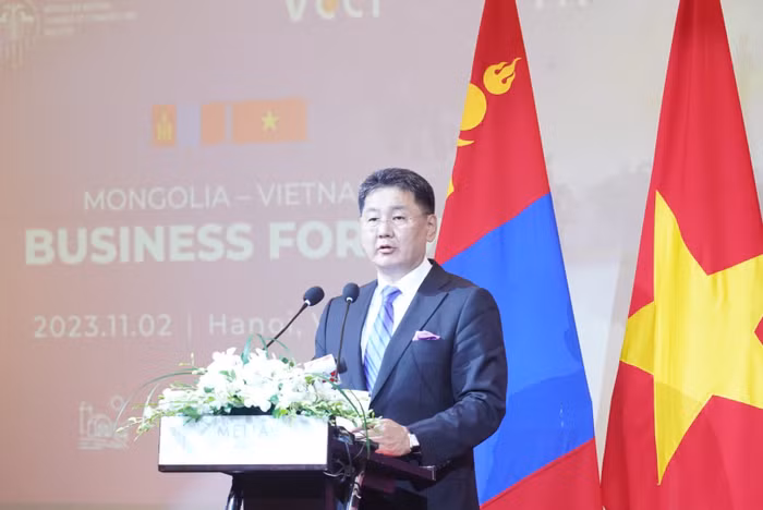 Tổng thống Mông Cổ Ukhnaagiin Khurelsukh phát biểu tại Diễn đàn Doanh nghiệp Việt Nam - Mông Cổ.