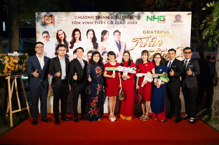 Thầy cô từ khắp cả nước về tham dự chương trình “Tri ân Thầy Cô” 2023. Thầy cô từ khắp cả nước về tham dự chương trình “Tri ân Thầy Cô” 2023.