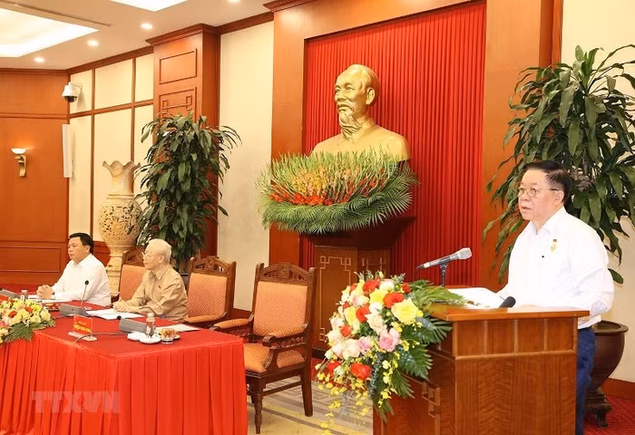 Đồng chí Nguyễn Trọng Nghĩa, Bí thư Trung ương Đảng, Trưởng Ban Tuyên giáo Trung ương phát biểu tại buổi gặp mặt. (Ảnh: Trí Dũng/TTXVN) Đồng chí Nguyễn Trọng Nghĩa, Bí thư Trung ương Đảng, Trưởng Ban Tuyên giáo Trung ương phát biểu tại buổi gặp mặt. (Ảnh: Trí Dũng/TTXVN)