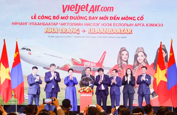 Lãnh đạo hai nước Việt Nam, Mông Cổ tham dự nghi thức công bố đường bay mới Ulaanbaatar và Nha Trang của Vietjet.