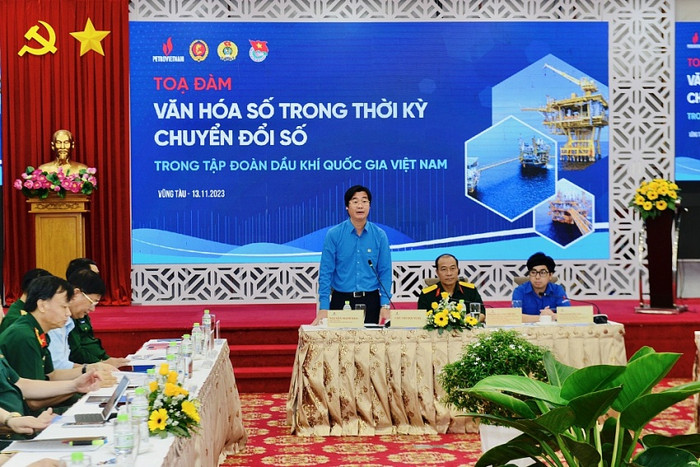 Đồng chí Nguyễn Mạnh Kha - Phó Chủ tịch Công đoàn Dầu khí Việt Nam trao đổi tại tọa đàm. Đồng chí Nguyễn Mạnh Kha - Phó Chủ tịch Công đoàn Dầu khí Việt Nam trao đổi tại tọa đàm.