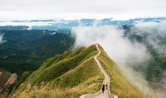 Dân tình mê đắm cung đường tuần tra biên giới Bình Liêu