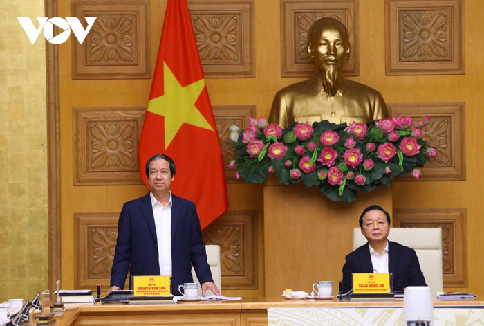 Bộ Giáo dục và Đào tạo đề xuất, từ năm 2025, thi tốt nghiệp trung học phổ thông theo “Lựa chọn 2 + 2”. Bộ Giáo dục và Đào tạo đề xuất, từ năm 2025, thi tốt nghiệp trung học phổ thông theo “Lựa chọn 2 + 2”.