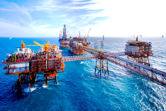 Khai thác dầu khí trên mỏ Bạch Hổ Khai thác dầu khí trên mỏ Bạch Hổ