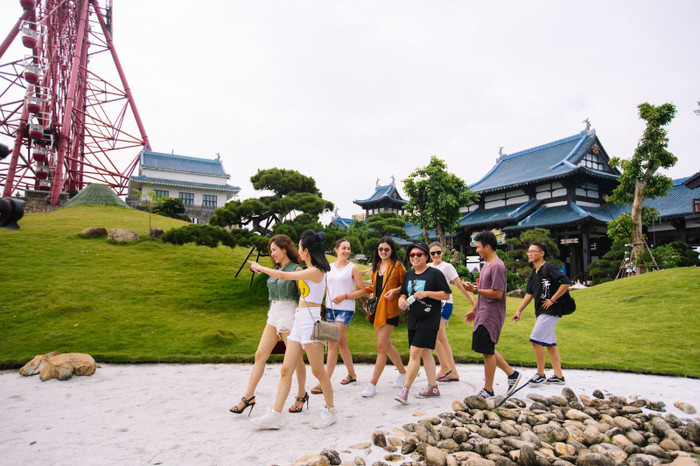 Vịnh Hạ Long là đại diện duy nhất của Việt Nam lọt top 24 điểm du lịch nhất định phải đến cho năm 2024 theo tạp chí Forbes.