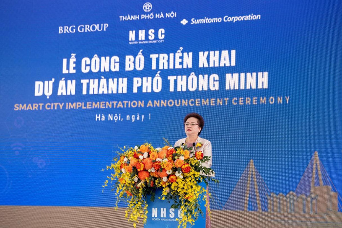 Madame Nguyễn Thị Nga, Chủ tịch Tập đoàn BRG, Phó Chủ tịch kiêm Tổng Giám đốc Công ty Thành phố Thông minh Bắc Hà Nội phát biểu tại sự kiện. Madame Nguyễn Thị Nga, Chủ tịch Tập đoàn BRG, Phó Chủ tịch kiêm Tổng Giám đốc Công ty Thành phố Thông minh Bắc Hà Nội phát biểu tại sự kiện.