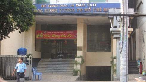 Đại học Hùng Vương giãi bày chuyện một ngày chia tay 79 nhân sự ảnh 2 Đại học Hùng Vương giãi bày chuyện một ngày chia tay 79 nhân sự ảnh 2