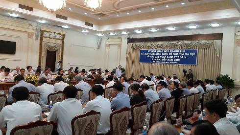 TP.HCM họp bàn về tình hinh kinh tế, xã hội tháng 3 và 3 tháng đầu năm 2016 tại UBND thành phố (Ản: P.L)