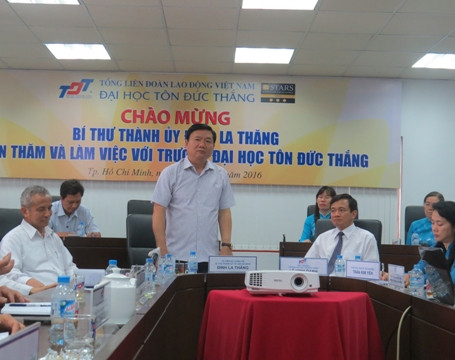 Bí thư Đinh La Thăng: Trường học phải đào tạo khát vọng làm giàu cho sinh viêni (ảnh: P.L) Bí thư Đinh La Thăng: Trường học phải đào tạo khát vọng làm giàu cho sinh viêni (ảnh: P.L)