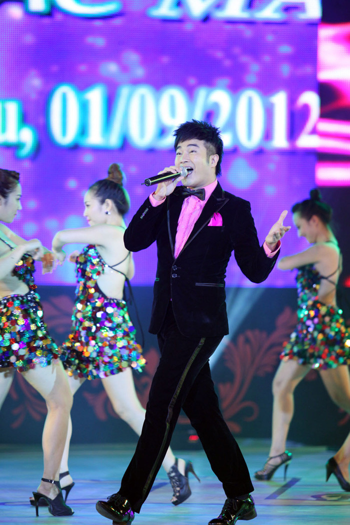 Minh Quân vui nhộn trong ca khúc Xin một lần cuối, Cô bé dễ thương. Minh Quân vui nhộn trong ca khúc Xin một lần cuối, Cô bé dễ thương.