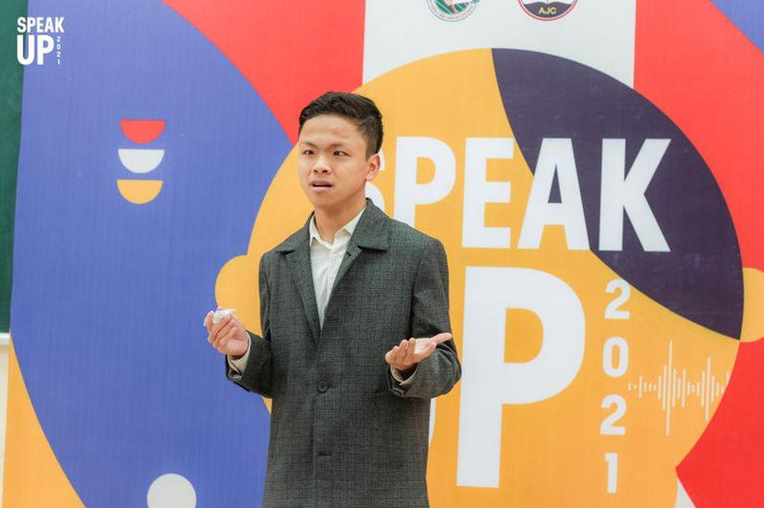 Với niềm đam mê nghề MC, Minh Quân đã tới đây khẳng định tài năng của mình. Với niềm đam mê nghề MC, Minh Quân đã tới đây khẳng định tài năng của mình.