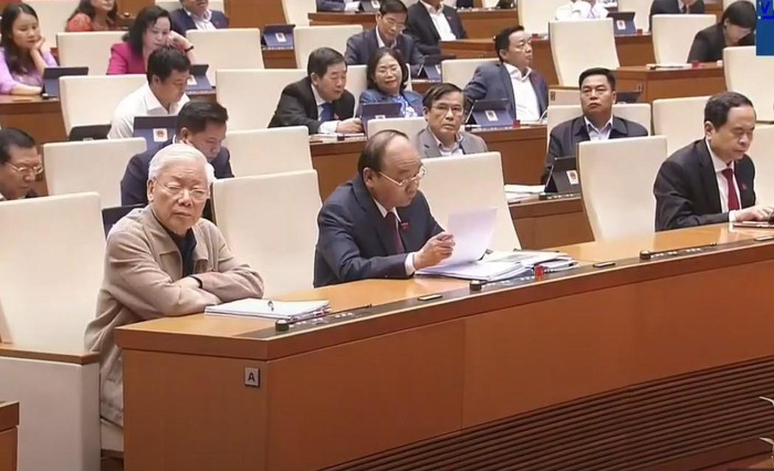 Tổng Bí thư, Chủ tịch nước Nguyễn Phú Trọng, Thủ tướng Chính phủ Nguyễn Xuân Phúc, Chủ tịch Ủy ban Trung ương Mặt trận Tổ quốc Việt Nam Trần Thanh Mẫn dự kỳ họp. - Ảnh: VGP