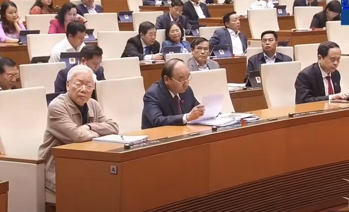 Tổng Bí thư, Chủ tịch nước Nguyễn Phú Trọng, Thủ tướng Chính phủ Nguyễn Xuân Phúc, Chủ tịch Ủy ban Trung ương Mặt trận Tổ quốc Việt Nam Trần Thanh Mẫn dự kỳ họp. - Ảnh: VGP