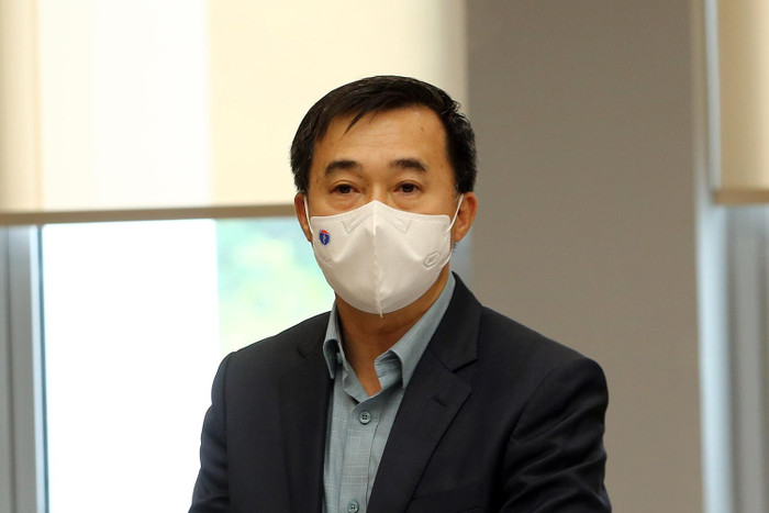 Thứ trưởng Bộ Y tế Trần Văn Thuấn phát biểu tại cuộc họp. Ảnh: VGP/Đình Nam