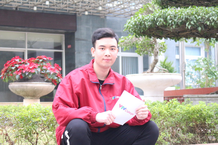 Chân dung chàng sinh viên khởi nghiệp bằng con đường “bán chất giọng”. Ảnh: Trung Dũng