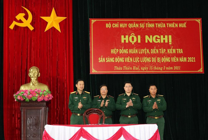 Các đơn vị ký kết giao ước thi đua Các đơn vị ký kết giao ước thi đua