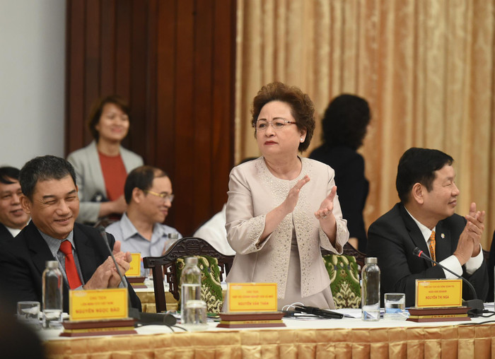 Bà Nguyễn Thị Nga, Chủ tịch Tập đoàn BRG: Các doanh nghiệp cần có tầm nhìn rộng hơn, phải có được niềm tự hào và trách nhiệm cao hơn để cùng xây dựng nên một nền móng vững chắc cho tương lai. Ảnh: VGP/Quang Hiếu Bà Nguyễn Thị Nga, Chủ tịch Tập đoàn BRG: Các doanh nghiệp cần có tầm nhìn rộng hơn, phải có được niềm tự hào và trách nhiệm cao hơn để cùng xây dựng nên một nền móng vững chắc cho tương lai. Ảnh: VGP/Quang Hiếu