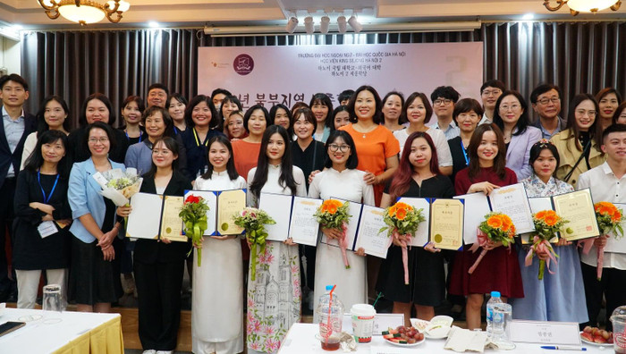 Sinh viên Khoa Ngôn ngữ và Văn hóa Hàn Quốc, Trường Đại học Ngoại ngữ - Đại học Quốc gia Hà Nội có thể “chọn việc” “kén Sếp” khi đi xin việc. Ảnh: Nhân vật cung cấp Sinh viên Khoa Ngôn ngữ và Văn hóa Hàn Quốc, Trường Đại học Ngoại ngữ - Đại học Quốc gia Hà Nội có thể “chọn việc” “kén Sếp” khi đi xin việc. Ảnh: Nhân vật cung cấp