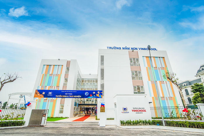 Trường Mầm non Vinschool Star City nằm trong khu đô thị Vinhomes Star City (Ðại lộ Lê Lợi, Ðông Hải, Thành phố Thanh Hóa) Trường Mầm non Vinschool Star City nằm trong khu đô thị Vinhomes Star City (Ðại lộ Lê Lợi, Ðông Hải, Thành phố Thanh Hóa)