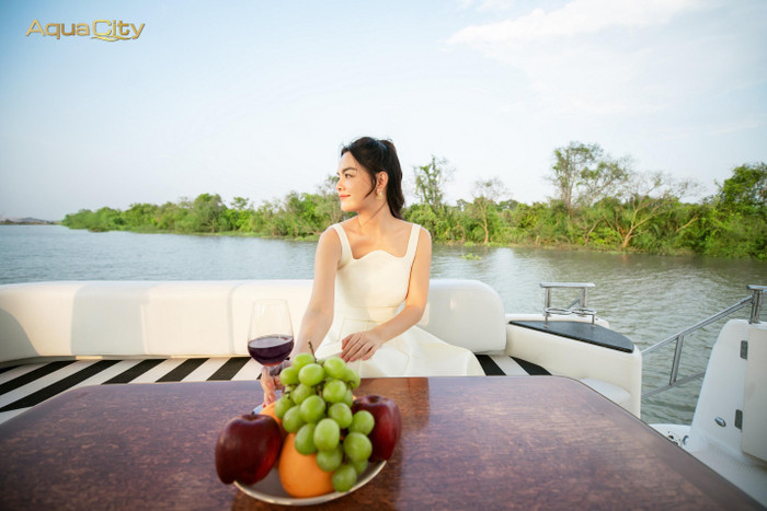 Xuất hiện với phong thái tự tin và quyến rũ hơn bao giờ hết, ca sĩ Phạm Quỳnh Anh chia sẻ hai con chính là nguồn động lực lớn nhất cho bản thân Xuất hiện với phong thái tự tin và quyến rũ hơn bao giờ hết, ca sĩ Phạm Quỳnh Anh chia sẻ hai con chính là nguồn động lực lớn nhất cho bản thân