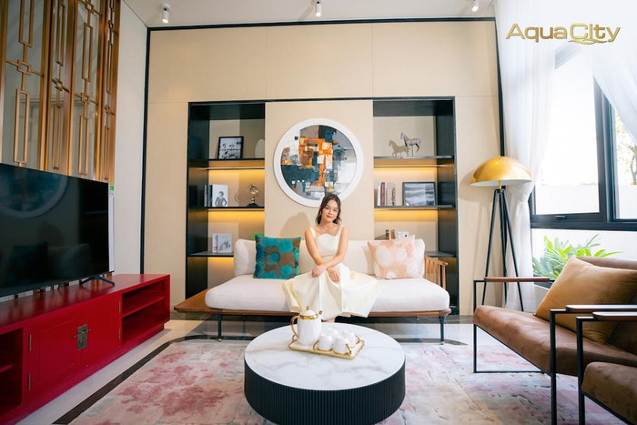 Quỳnh Anh luôn cố gắng cân bằng thời gian chăm con và công việc Quỳnh Anh luôn cố gắng cân bằng thời gian chăm con và công việc