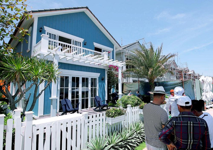 Biệt thự biển phong cách Florida tại NovaWorld Phan Thiet. Biệt thự biển phong cách Florida tại NovaWorld Phan Thiet.