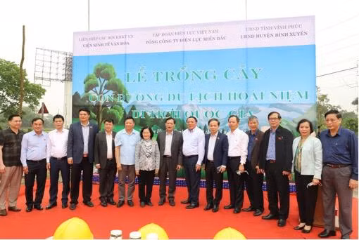 Các đại biểu tham dự lễ phát động