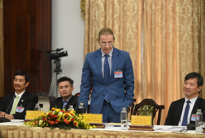 Ông Dominic Scriven, Chủ tịch Công ty Dragon Capital: Định hướng nền kinh tế Việt Nam đến 2045 nên tập trung ngay từ bây giờ vào 3 vấn đề thiên thời, địa lợi, nhân hòa. Ảnh: VGP/Quang Hiếu Ông Dominic Scriven, Chủ tịch Công ty Dragon Capital: Định hướng nền kinh tế Việt Nam đến 2045 nên tập trung ngay từ bây giờ vào 3 vấn đề thiên thời, địa lợi, nhân hòa. Ảnh: VGP/Quang Hiếu