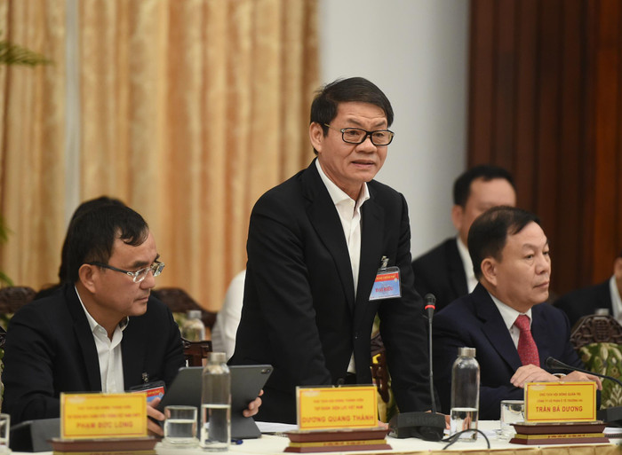 Ông Trần Bá Dương, Chủ tịch Tập đoàn THACO: Doanh nghiệp phát triển thì đất nước phát triển. Những chia sẻ, trao đổi hôm nay, THACO sẽ cam kết thực hiện. Ảnh: VGP/Quang Hiếu Ông Trần Bá Dương, Chủ tịch Tập đoàn THACO: Doanh nghiệp phát triển thì đất nước phát triển. Những chia sẻ, trao đổi hôm nay, THACO sẽ cam kết thực hiện. Ảnh: VGP/Quang Hiếu