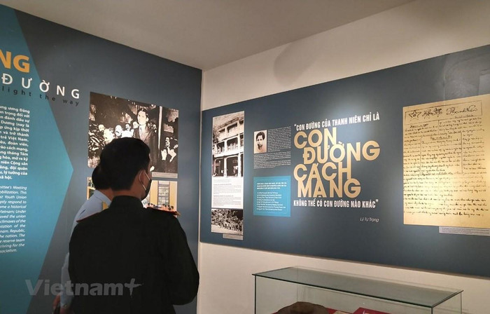 Triển lãm giúp người xem nhìn lại những phong trào thanh niên yêu nước, đặc biệt là hoạt động của tuổi trẻ trong lực lượng vũ trang. (Ảnh: Minh Thu/Vietnam+) Triển lãm giúp người xem nhìn lại những phong trào thanh niên yêu nước, đặc biệt là hoạt động của tuổi trẻ trong lực lượng vũ trang. (Ảnh: Minh Thu/Vietnam+)