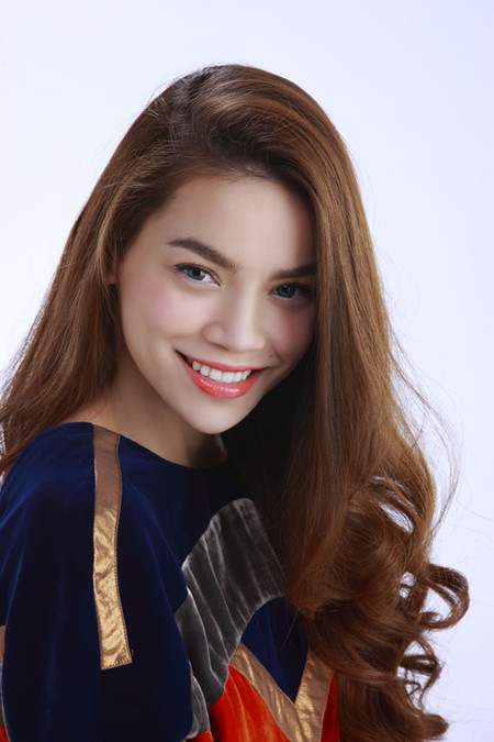 Tôi làm việc 10 năm để có chỗ đứng, theo bạn có ai giỏi đến mức một năm mà thành ngôi sao không? Tôi làm việc 10 năm để có chỗ đứng, theo bạn có ai giỏi đến mức một năm mà thành ngôi sao không?