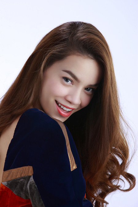 Tôi cũng mong nhiều người ngoài đường cứ "đạo nhái" trong sách báo cho có những bộ đồ đàng hoàng để không gây nhức mắt người đi đường như hở mông hở ngực quá nhiều. Tôi cũng mong nhiều người ngoài đường cứ "đạo nhái" trong sách báo cho có những bộ đồ đàng hoàng để không gây nhức mắt người đi đường như hở mông hở ngực quá nhiều.