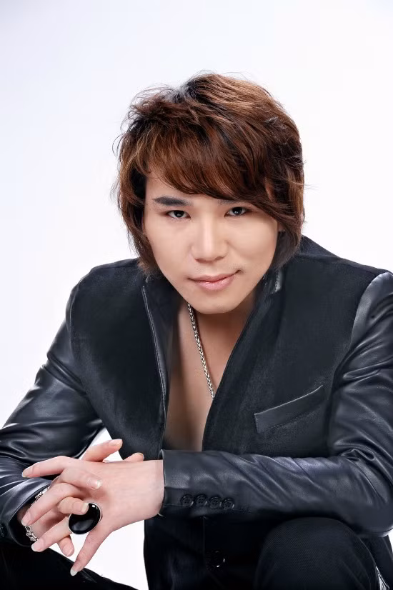 Bố mẹ, người thân Châu Việt Cường sẽ nghĩ gì khi con bị gọi là "Ca sỹ hiếp dâm"? Bố mẹ, người thân Châu Việt Cường sẽ nghĩ gì khi con bị gọi là "Ca sỹ hiếp dâm"?