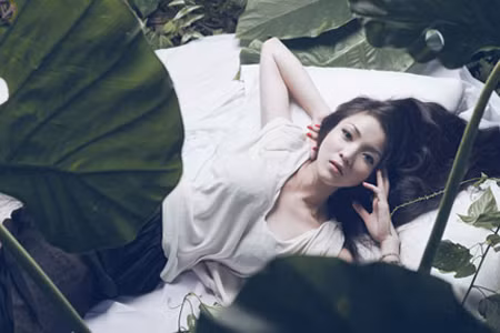 Cô thổ lộ: "Tôi yêu ca hát trong từng thớ thịt của mình, mong muốn được mang đến khan giả cả tâm hồn. Bởi vậy, khi còn có thể làm được điều mình mong muốn". Cô thổ lộ: "Tôi yêu ca hát trong từng thớ thịt của mình, mong muốn được mang đến khan giả cả tâm hồn. Bởi vậy, khi còn có thể làm được điều mình mong muốn".