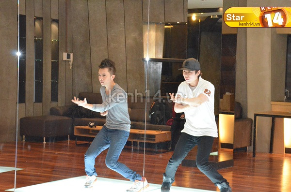 Đầu tháng 3 vừa qua, Nam Cường đã có chuyến đi đến Hàn để tu nghiệp nhằm chuẩn bị cho chặng đường phát triển sắp tới của mình. Tâm sự việc học tập, Nam Cường đã gần như hoàn thành hết phần vũ đạo mà công ty Wave On đã dành cho anh một tháng. Nam Cường đã được học với huấn luyện viên giỏi của Hàn Quốc, người đã từng có thời gian cộng tác với Tae Yang (Big Bang). (Theo Kênh 14)