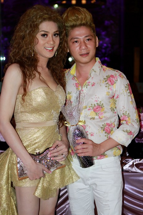 Khanh Chi Lâm và người yêu hiện tại.