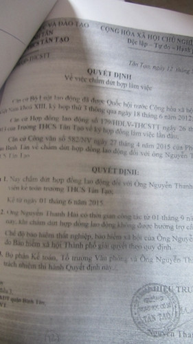 Văn bản buộc thôi việc anh Hải do ông Liêm ký (ảnh: T.Q) Văn bản buộc thôi việc anh Hải do ông Liêm ký (ảnh: T.Q)