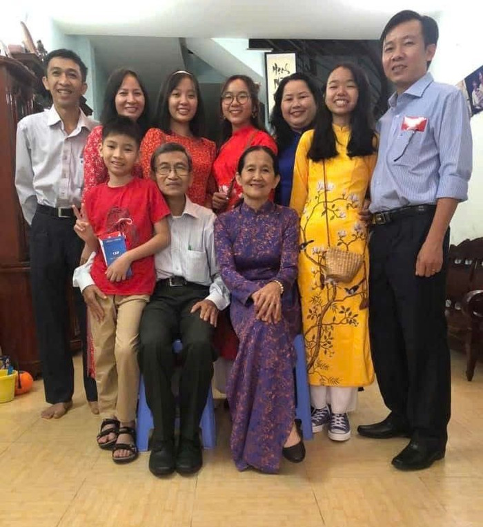 Gia đình thầy Nguyễn Văn Ngai. Ảnh: NVCC NGUYENVANNGAIde.jpg
