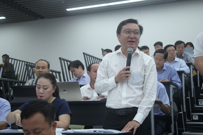 Phó Giám đốc Sở Giáo dục và Đào tạo Thành phố Hồ Chí Minh Nguyễn Bảo Quốc nêu ý kiến (ảnh: V.D) gdvn_ThutruongThuongthiTN3.jpg