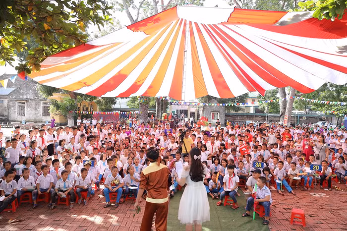 650 học sinh trường Tiểu học Hợp Thành đã có một buổi trải nghiệm đầy ắp tiếng cười trong Ngày hội đọc sách.